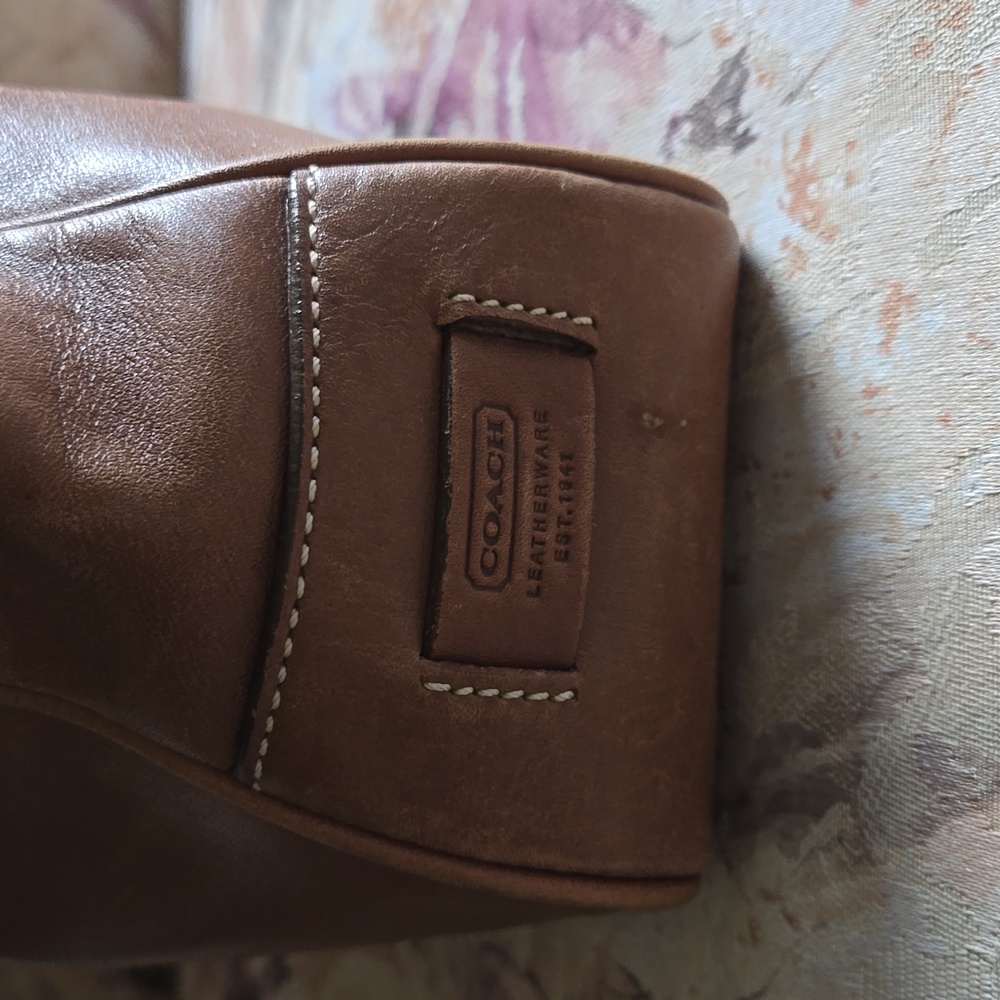 Vintage Coach Hampton Shoulder Bag - Picture 7 of 16